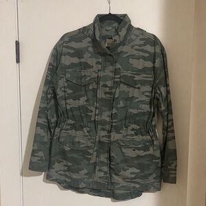 Universal Thread Green Camouflage Utility Jacket